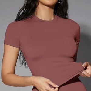 SHEIN BAE Redwood Solid Fitted Tee